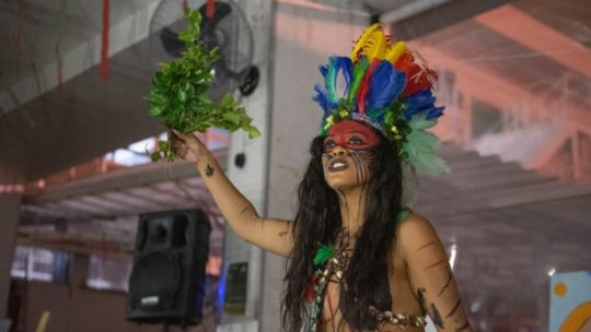 PERFORMANCE KAIOWÁS, de LÚCIA ALVES, Segue Suas Apresentações