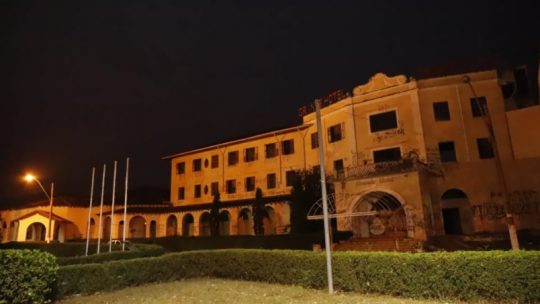 Precioso Ensaio Fotográfico de NANDO BENATTI Registra a Ação do Tempo no GRANDE HOTEL DE IBIRÁ